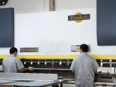 تصنيع ألواح معدنية