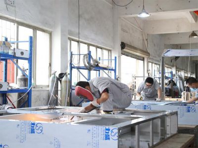 تصنيع ألواح معدنية