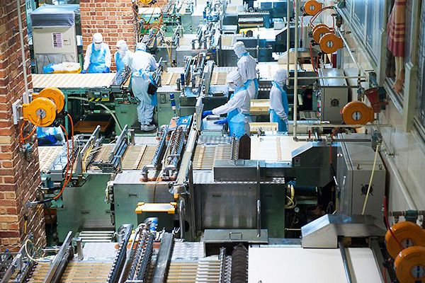 الأغذية والمشروبات