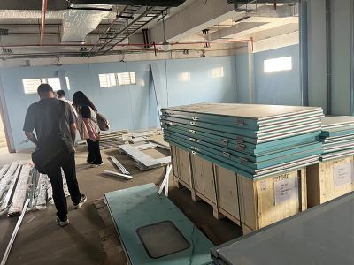 غرفة عمليات جراحية متكاملة في مستشفى ببنغلاديش