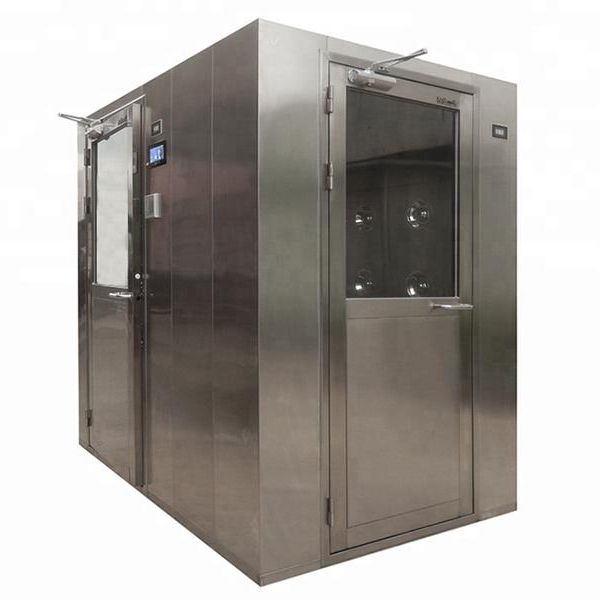 حجرة حمام هواء في مدخل الغرفة النظيفة (Air Shower)